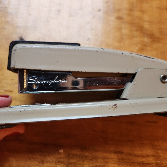 Vintage Swingline Model 711 5" Mini Stapler-Tan - Picture 4 of 8